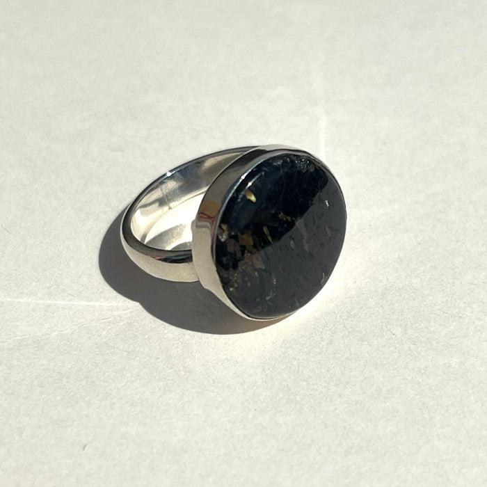 Nuummite Ring